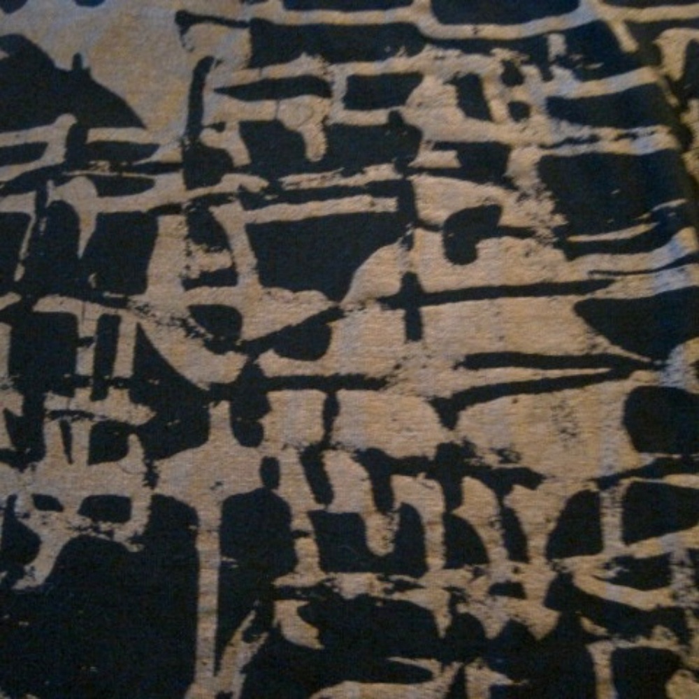 Sarah Pacini Metallic Printed Top - Picture 8 of 9